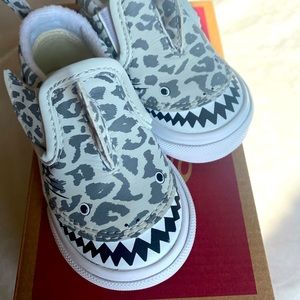 Vans toddler sneaker size 4